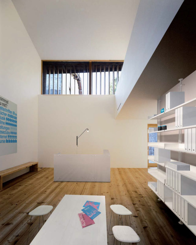 דלתות זכוכית הזזה POLE