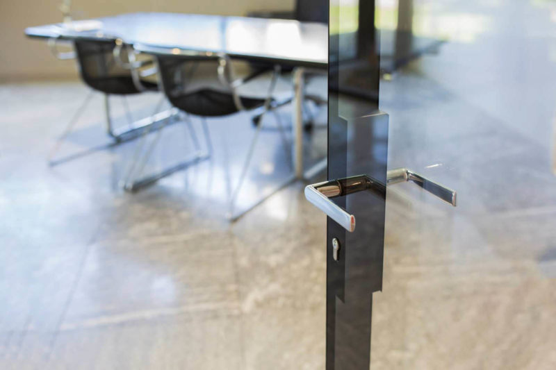 מחיצות זכוכית למשרד ETRA