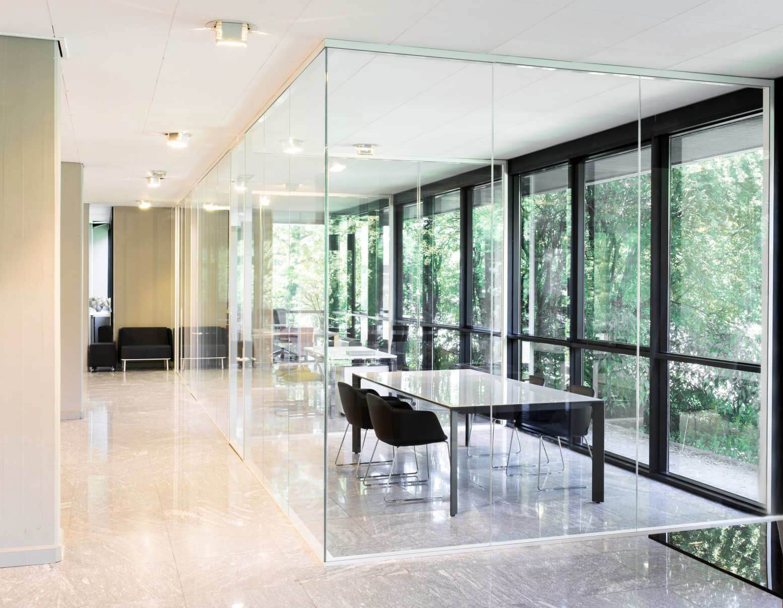 מחיצות זכוכית למשרד ETRA