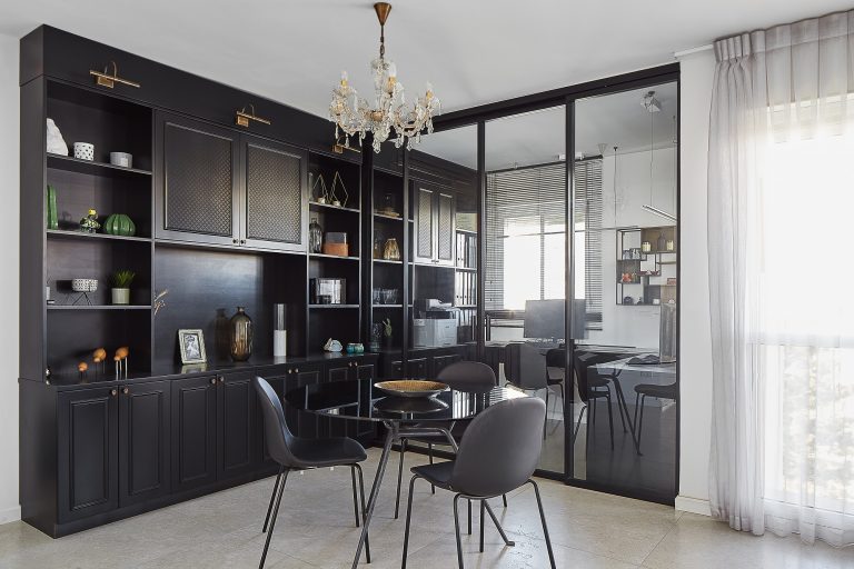 דלתות הזזה מזכוכית – ככה מעבירים את המשרד לתוך הבית